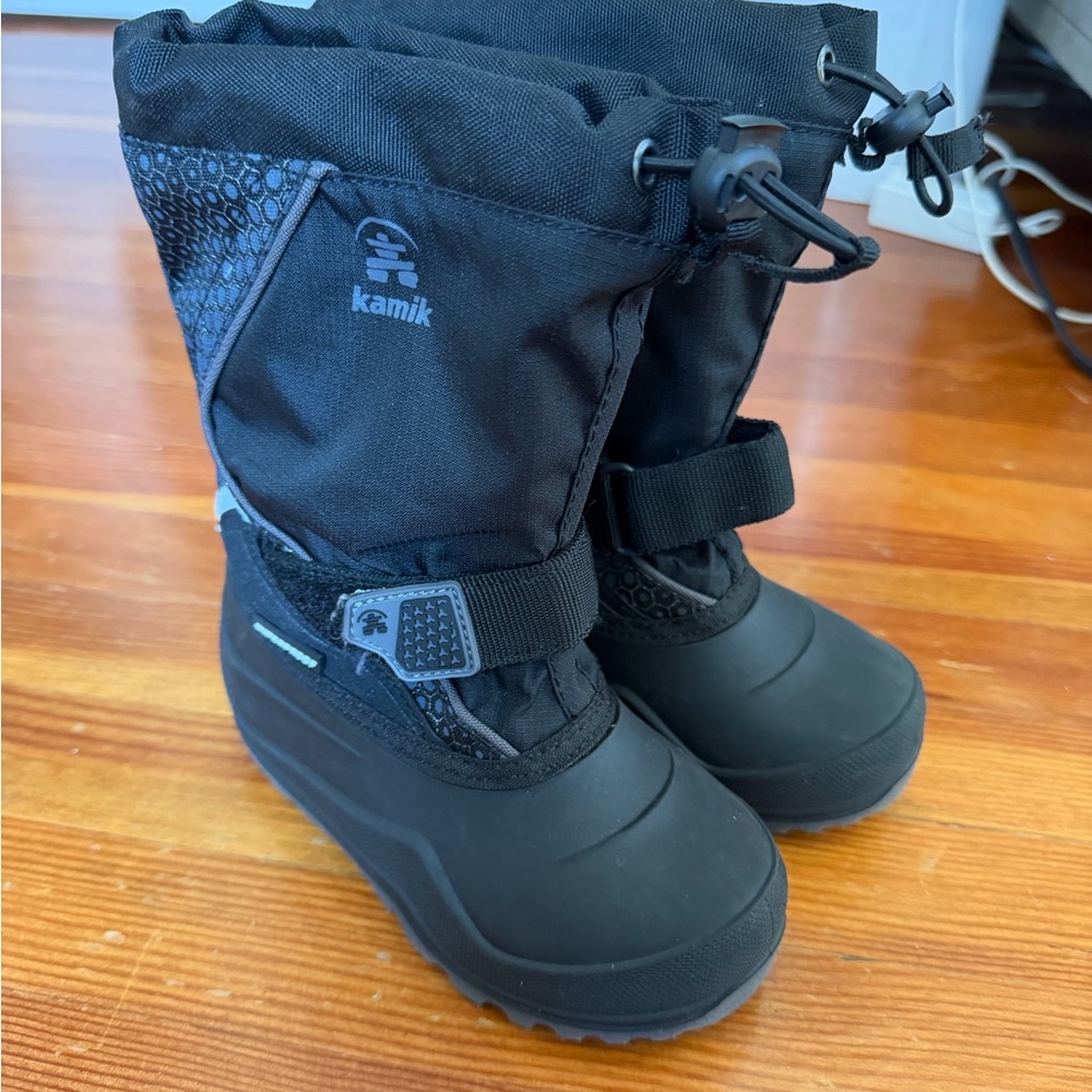 Kamik Black Snow Boots with Adjustable Straps